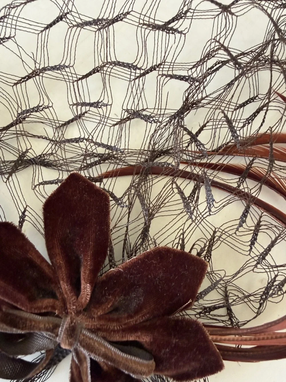 Vintage Brown Velvet Feather Flower Fascinator Hat Headpiece - Picture 6 of 11